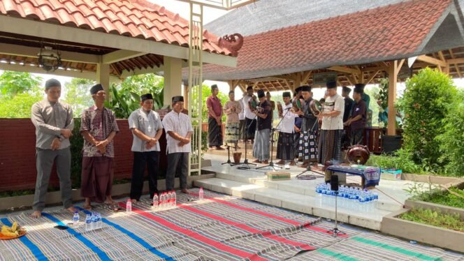 
					Rutinan Khotmil Qur’an Dusun Banjarsari Berjalan Konsisten, Tokoh Masyarakat Harapkan Sinergi Pemerintah Desa