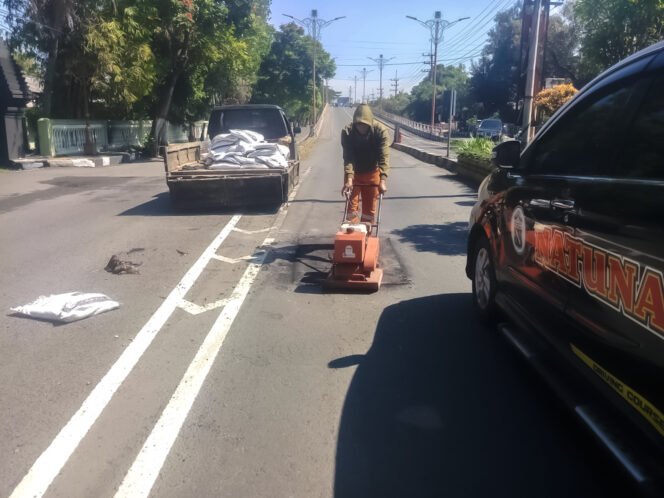 
					PU Kota Mojokerto Perkuat Pemeliharaan Jalan, Pastikan Infrastruktur Aman Bagi Warga