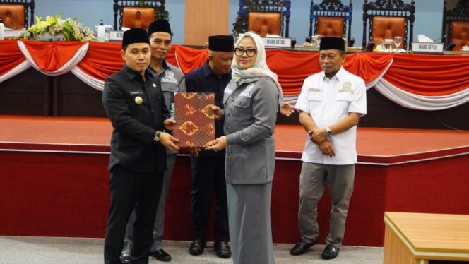 
					Sidang Paripurna DPRD Mojokerto Tetapkan Arah Baru Pajak dan Retribusi Daerah
